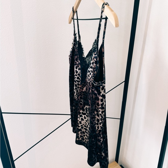 Cheetah print tank with lace - Picture 2 of 6